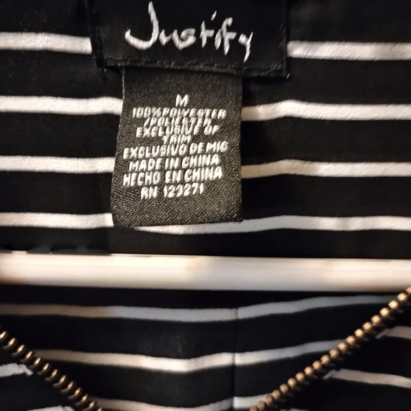 Justify Sheer Black And White Top Size Medium - Picture 4 of 4